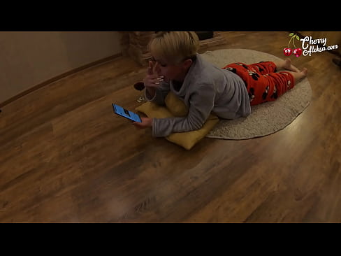 ❤️ ရူးသွပ်သော ဆံပင်ရွှေရောင် စုတ်နေသည် ကြီးမားသော ဒစ်ကြီးကို စို့ပြီး ခုန်နေသည် - စအို လိင် ❤️❌  Porn ဗီဒီယို မှာ ငါတို့မှာ ❌